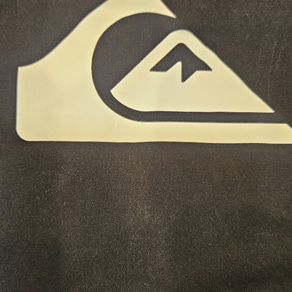 Quiksilver Black Rash Guard - Picture 4 of 5